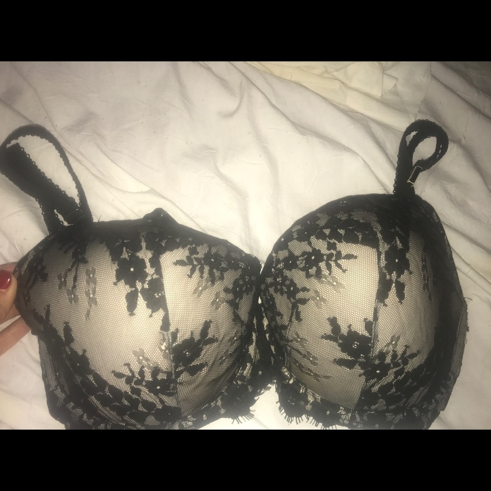 Women's Black lace Victoria's Secret bra